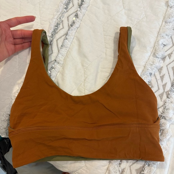 Lululemon bra
Interchangeable - Picture 3 of 4